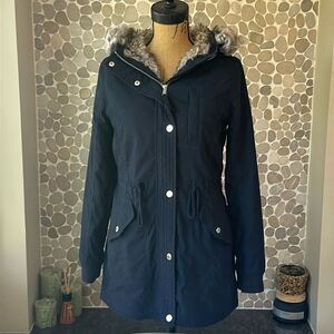 Hollister navy fur lined parka – size medium